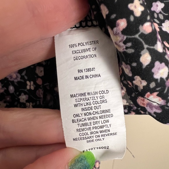 Kidpik Mixed Floral Ruffle Hem Blouse w/ front pocket, Girl’s L (12) - Picture 3 of 7